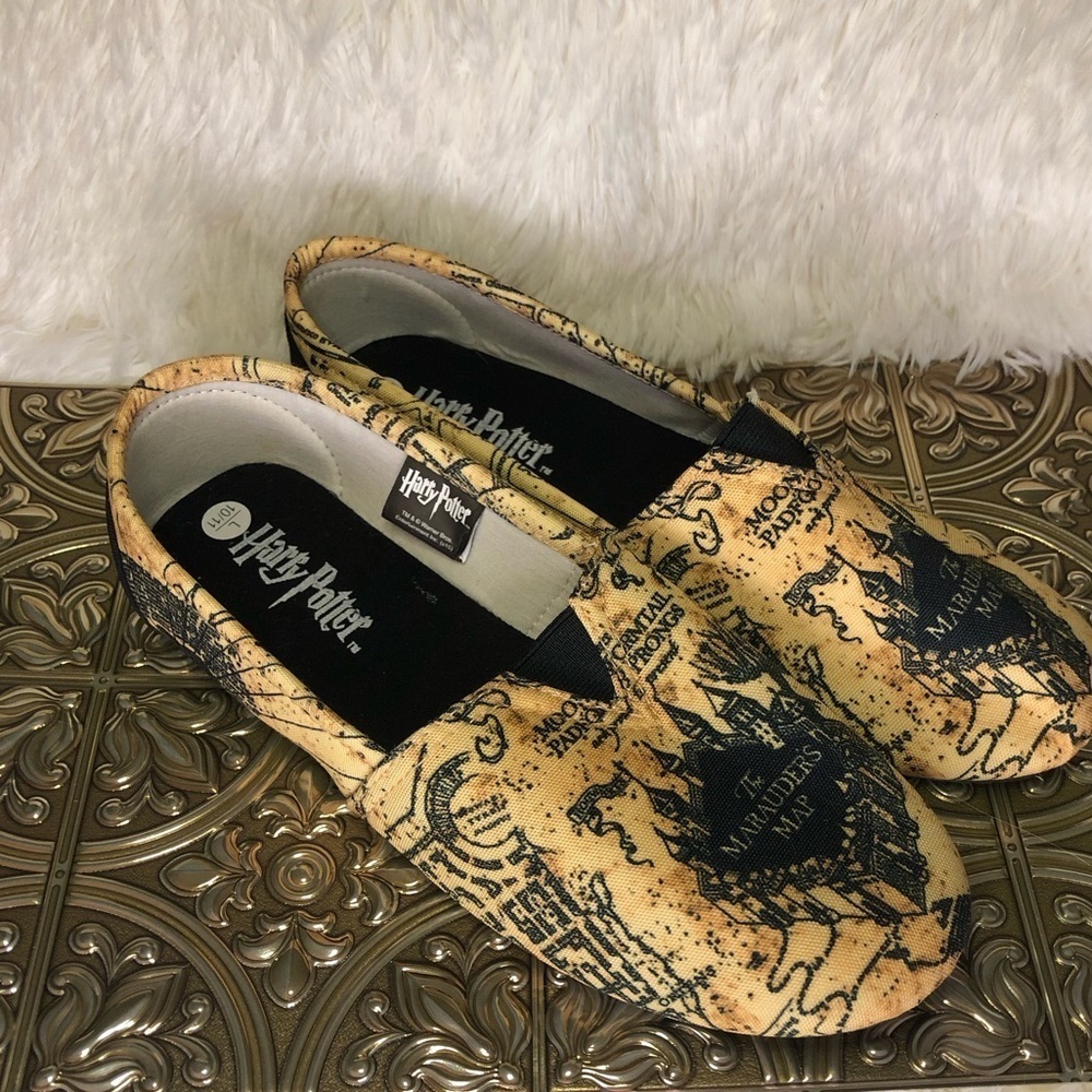 Warner Bros. Harry Potter Themed Women's Loafers - Tan and Black L 10/11 - Picture 4 of 16